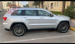 جیپ گراند شیرۆکی